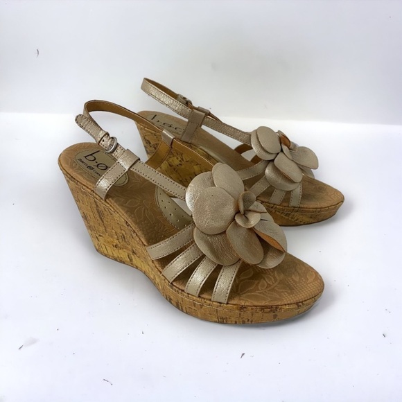 Boc Born Concepts Champagne Metallic Leather Flower Cork Wedge Sandals, Size 11 - Picture 1 of 14